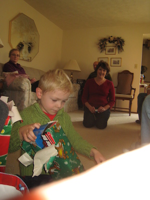 Marie, Cole, Patti and Poppy (12-26-2009 13:22)