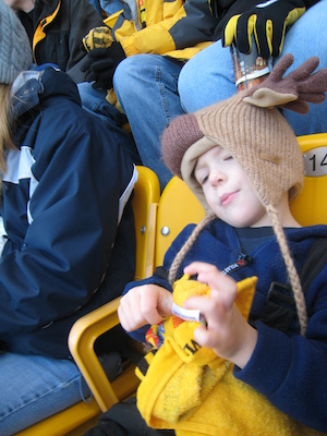 Cole in his seat (12-27-2009 15:59)