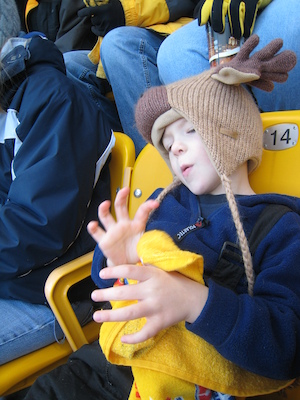Cole in his seat (12-27-2009 15:59)
