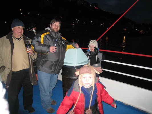 Poppy, Juj, Cole and Tim on the boat (12-27-2009 17:19)
