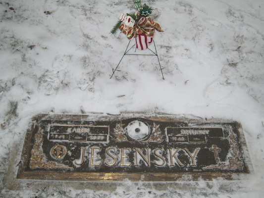 Karen's grave (12-30-2009 09:48)