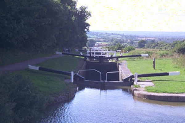 Lock gates