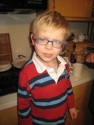 Cole wearing Xine's glasses (02-10-2010 16:01)