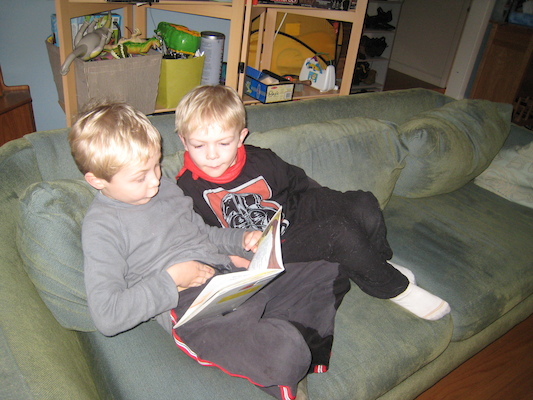 Tim reading to Cole (02-22-2010 16:53)
