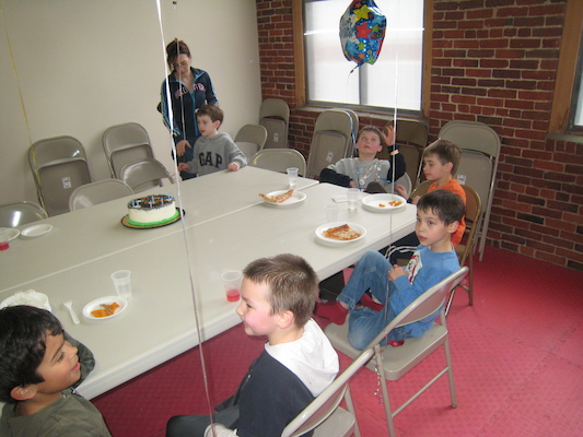 Alex, Dustin's mom, Dustin, Connor, Jacob, John & Matthew (03-03-2010 15:03)