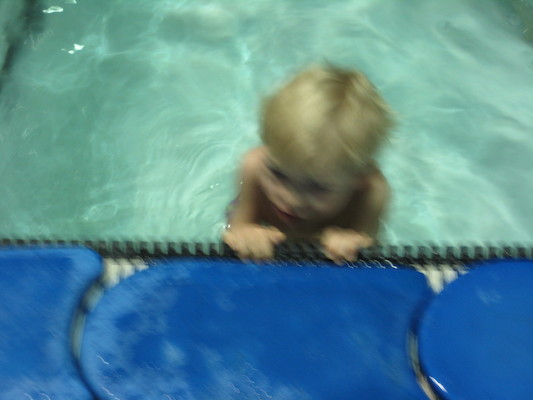 Cole swimming (03-06-2010 12:34)