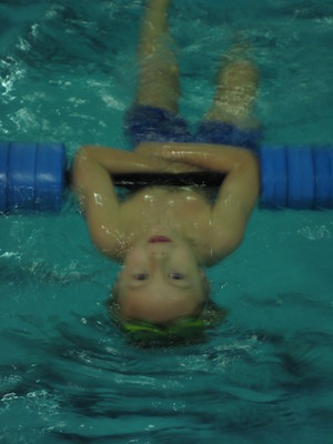 Tim swimming (03-06-2010 12:39)