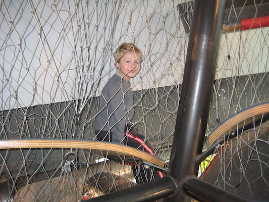 Tim in the Children's museum (03-12-2010 15:00)