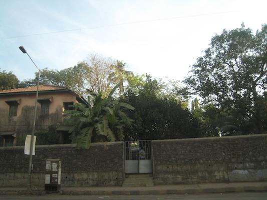 Trip to the Mumbai airport (03-15-2010 21:41)