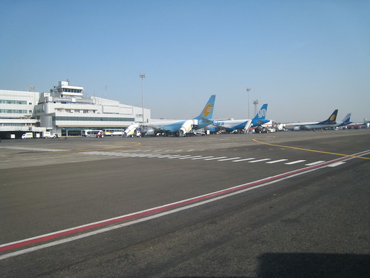 At the Mumbai airport (03-15-2010 23:05)