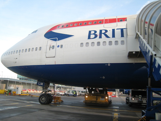 Getting off the 747 at Heathrow (03-19-2010 02:12)