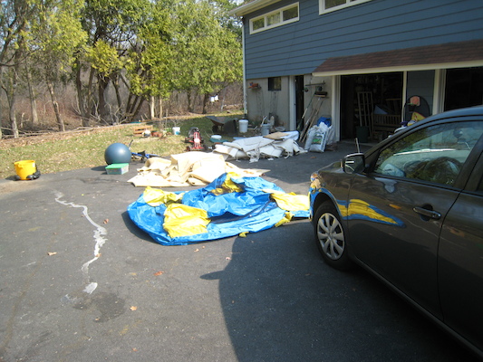 The ripped-out carpet (03-21-2010 10:11)