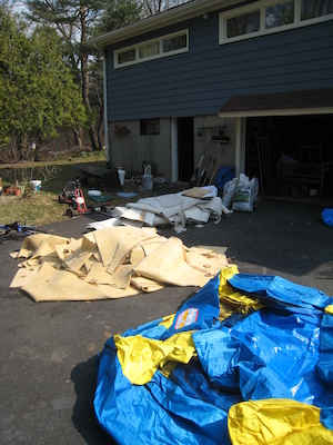 The ripped-out carpet (03-21-2010 10:11)