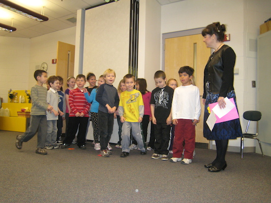 Tim and the rest of Mrs. nocera's class performing (03-26-2010 08:32)