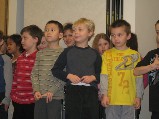 Tim and the rest of Mrs. nocera's class performing (03-26-2010 08:32)