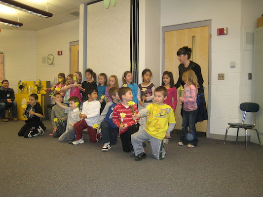 Tim and the rest of Mrs. nocera's class performing (03-26-2010 08:46)