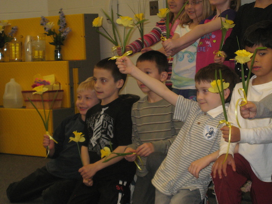 Tim and the rest of Mrs. nocera's class performing (03-26-2010 08:46)