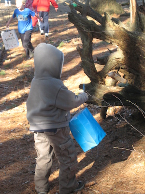 Easter egg hunt (04-03-2010 08:06)