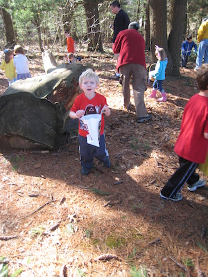 Easter egg hunt (04-03-2010 08:06)