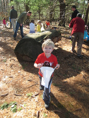 Easter egg hunt (04-03-2010 08:06)