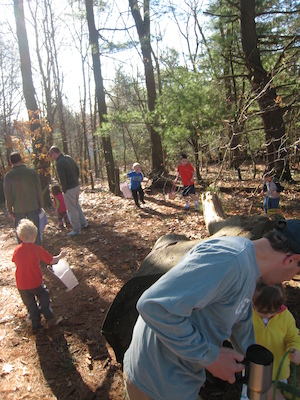 Easter egg hunt (04-03-2010 08:06)