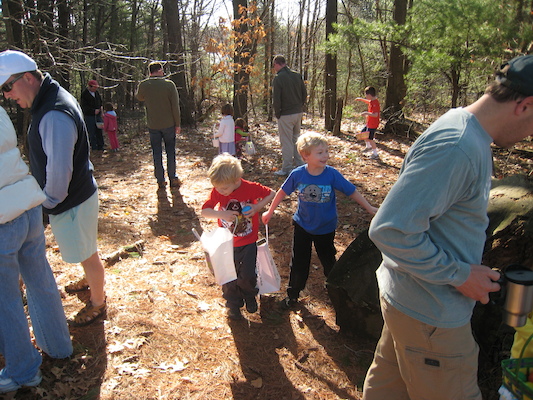 Easter egg hunt (04-03-2010 08:06)