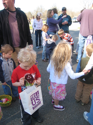 Easter egg hunt (04-03-2010 08:09)