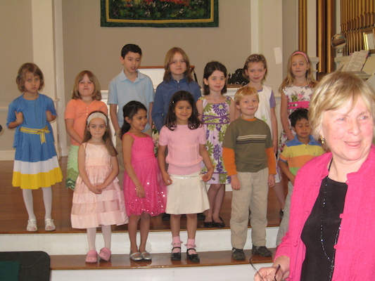 Tim at the Kidsing performance (04-04-2010 09:37)