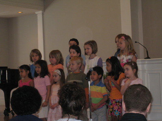 Tim at the Kidsing performance (04-04-2010 10:09)