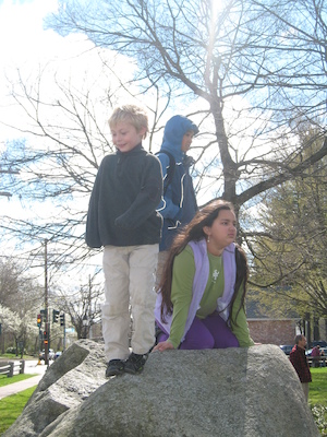 Tim, Jarred and Kira on a rock (04-10-2010 09:23)