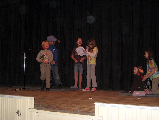 "Sarah and the Cornstalk" a play at Ferry Beach (05-08-2010 15:38)