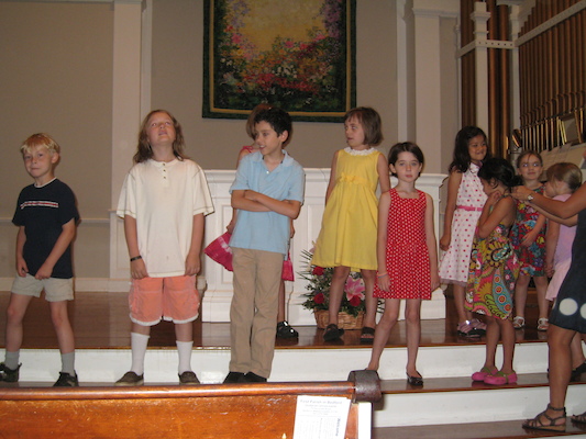 Tim performing with Kidsing (06-06-2010 08:43)