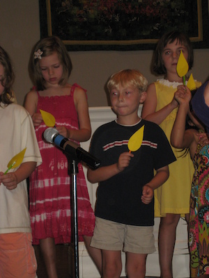 Tim performing with Kidsing (06-06-2010 10:06)