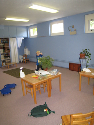 Cole at the Montessori school (06-09-2010 09:21)