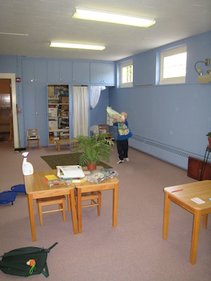 Cole at the Montessori school (06-09-2010 09:25)