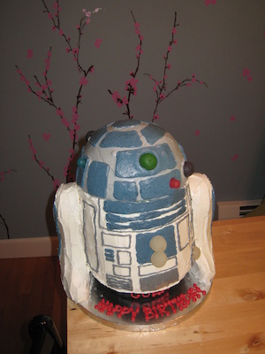 Cole's R2-D2 birthday cake (06-20-2010 15:12)