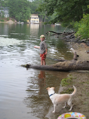 Tim and Emily at the lake (07-14-2010 18:10)