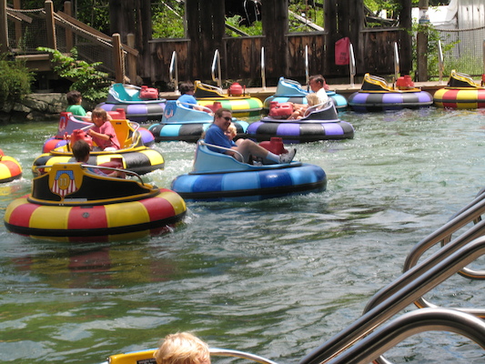 Ben and Cole in the bumper boats (07-15-2010 11:21)