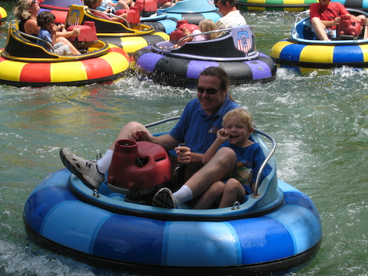Ben and Cole in the bumper boats (07-15-2010 11:23)