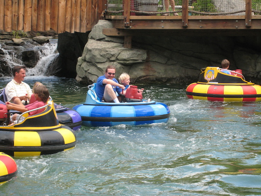 Ben and Cole in the bumper boats (07-15-2010 11:26)