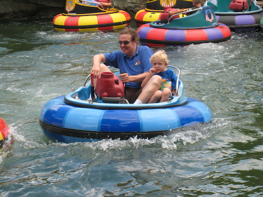 Ben and Cole in the bumper boats (07-15-2010 11:26)