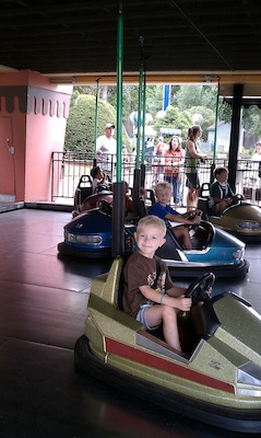 Cole and Tim in the bumper cars (08-15-2010 12:47)