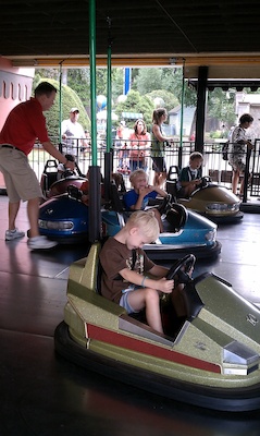 Cole and Tim in the bumper cars (08-15-2010 12:47)
