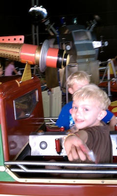 Cole and Tim manning a laser cannon (08-15-2010 13:53)