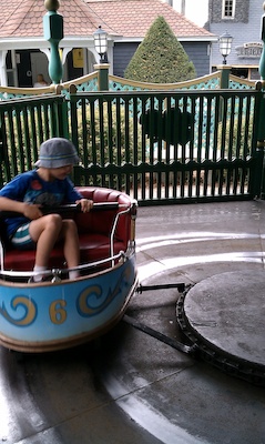 Tim riding flower power (08-15-2010 14:02)