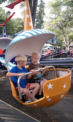 Tim and Cole in the helicopters (08-15-2010 17:47)