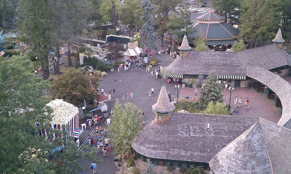 View from the ferris wheel (08-15-2010 18:14)