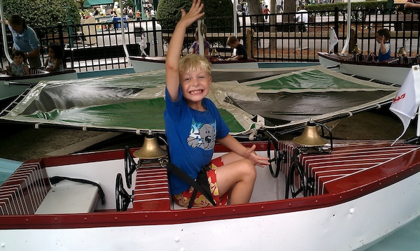 Tim on the boat (08-15-2010 16:55)