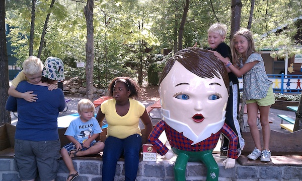 Cole, Xine, Solomon, Yazzi, Tim and Linnea (08-21-2010 10:03)