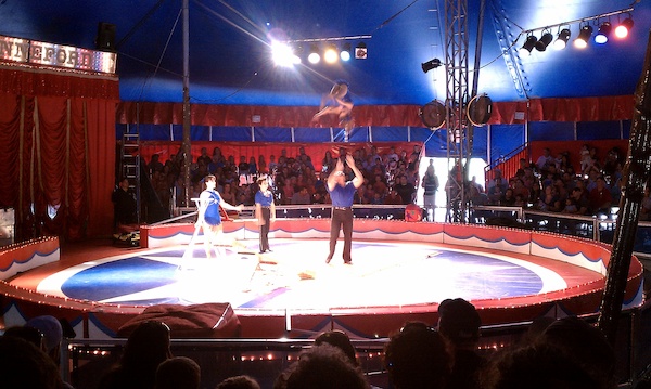 Circus acrobats (08-21-2010 14:19)